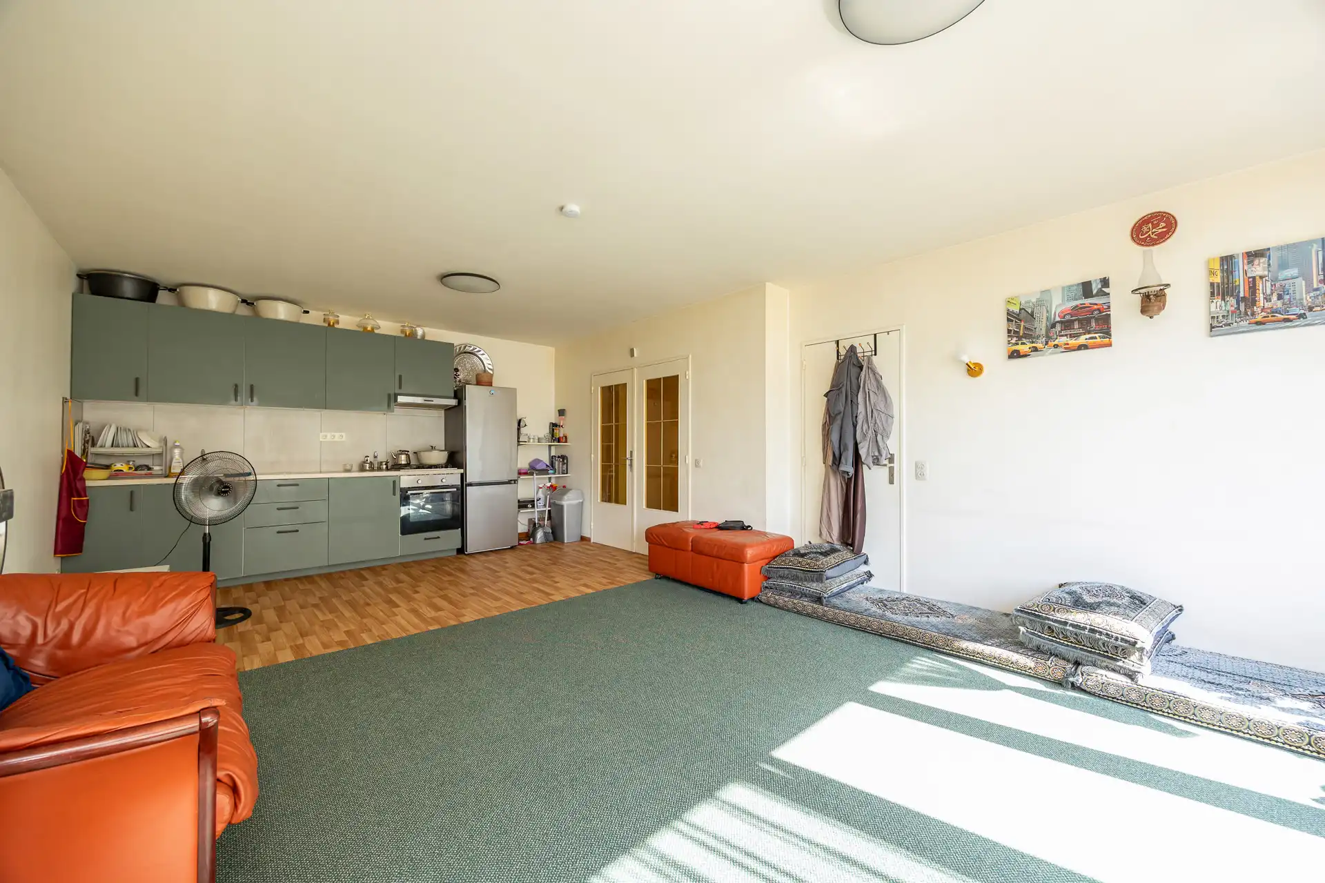Instapklaar appartement met 3 slaapkamers, terras en kelder foto 4
