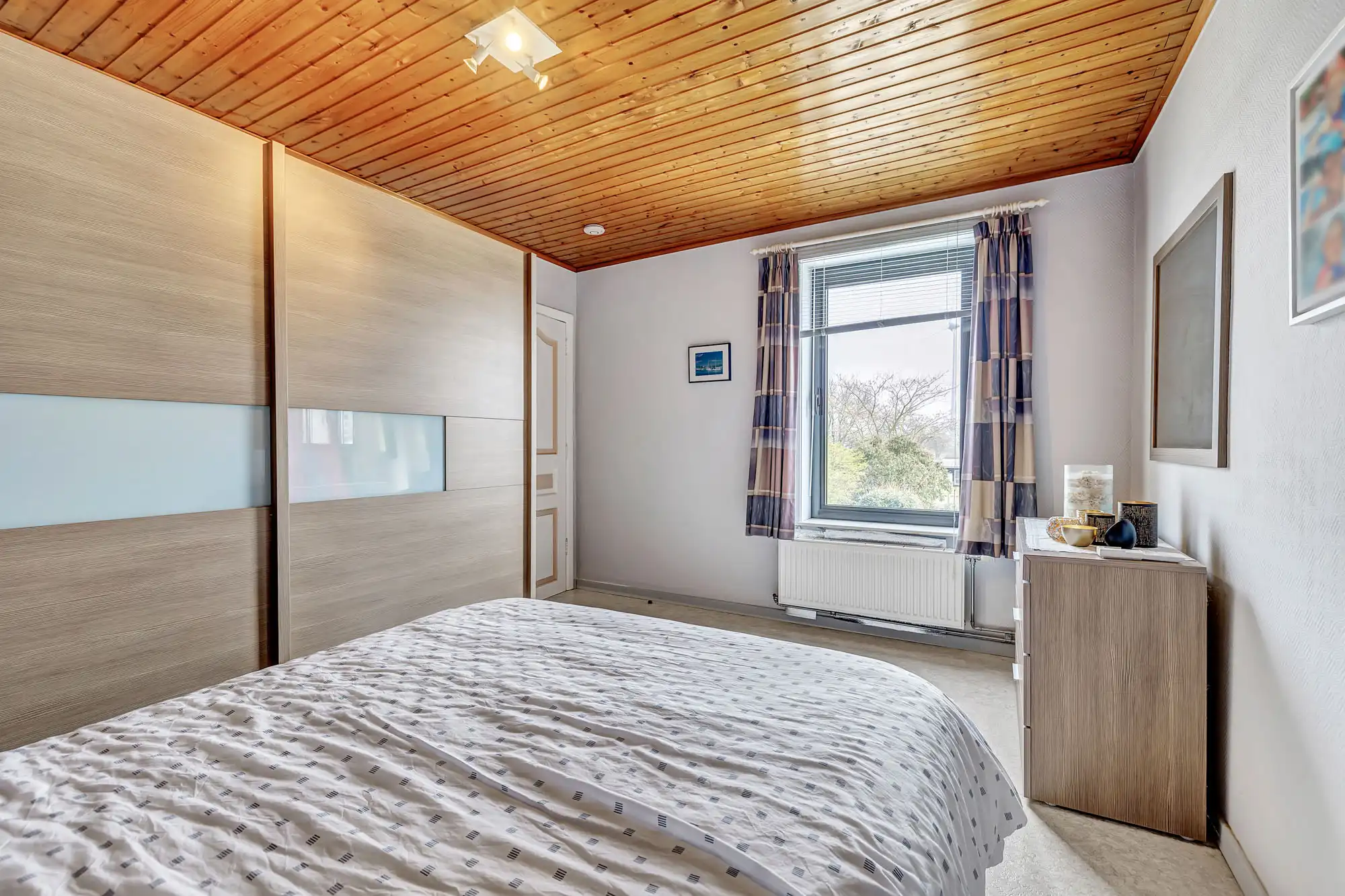 Goed onderhouden woning met garage op strategische locatie foto 16
