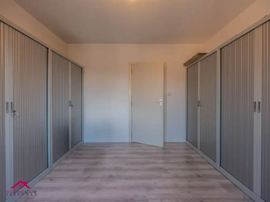 Zeer ruim appartement met 3 slaapkamers foto 19