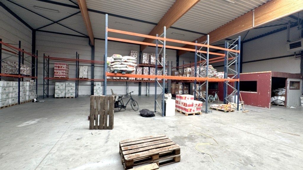 Instapklare bedrijfsunit te huur nabij E313 te Wommelgem foto 4