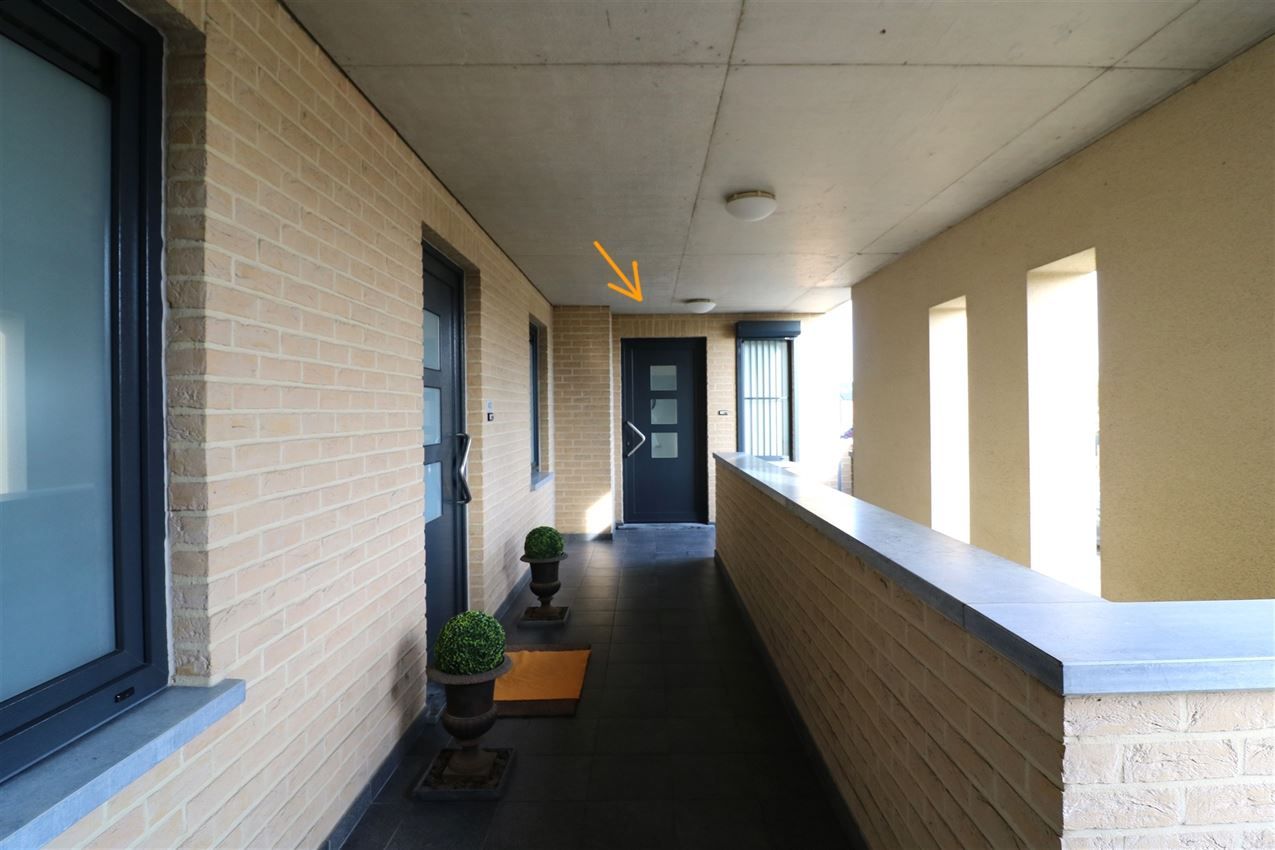 Duplex met groot terras, twee slpk en afgesloten garage foto 4