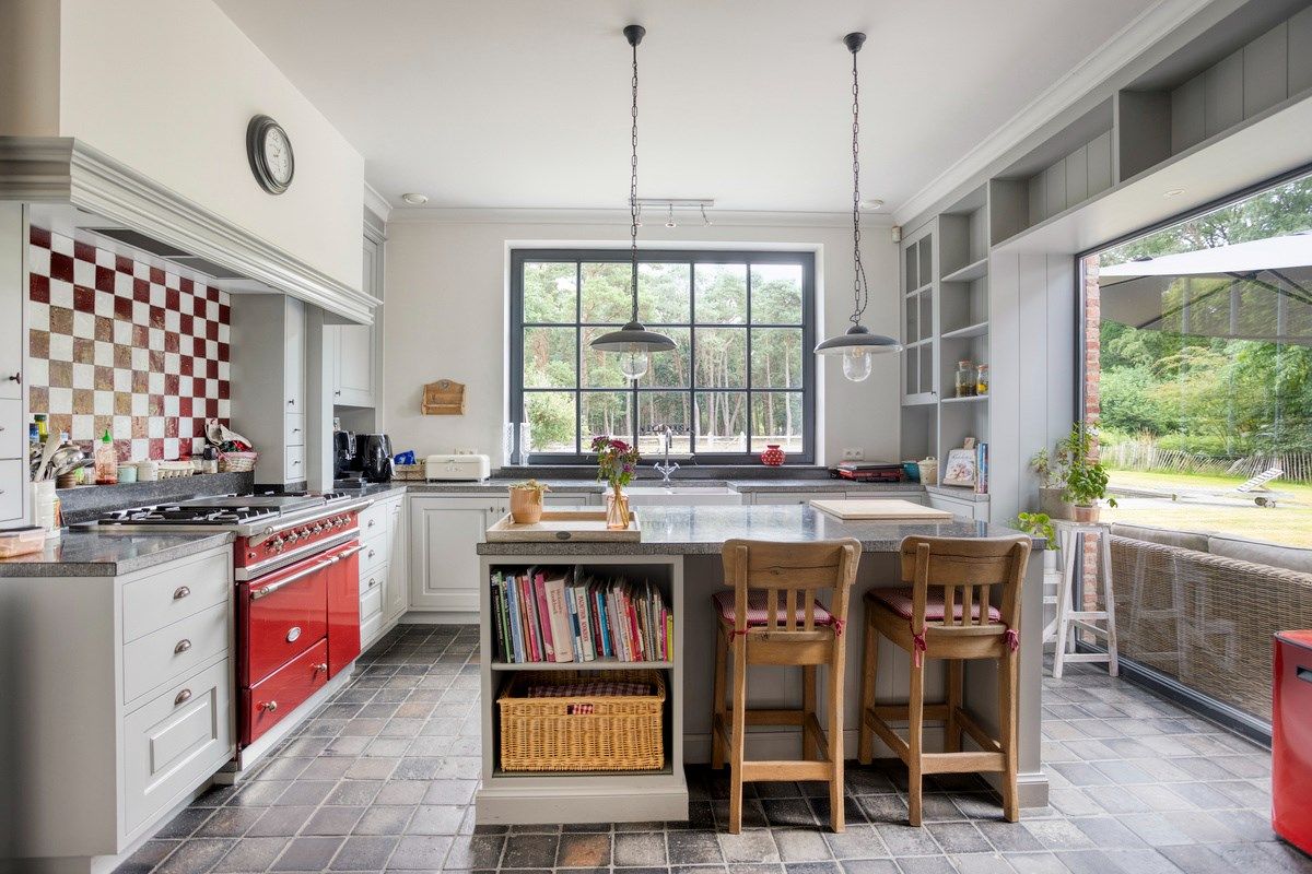 Exclusieve villa met oa 5 slaapkamers en verwarmde zwemvijver  op 2.070 m². foto 10