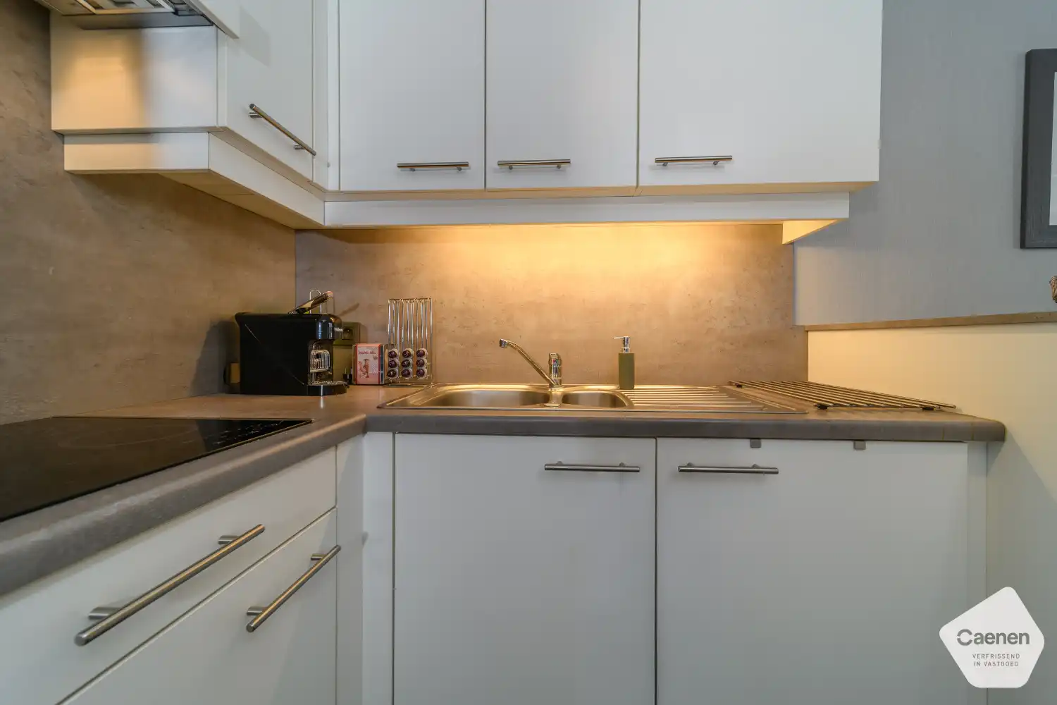 Instapklaar 2-slaapkamerappartement met zuidgericht terras nabij zee foto 7