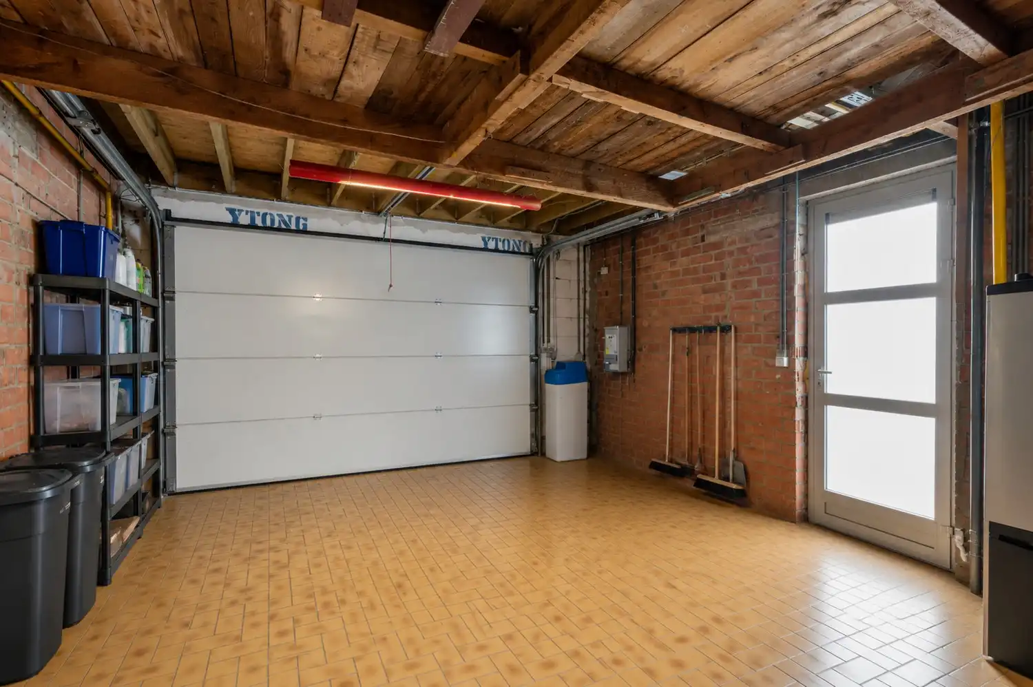Moderne open bebouwing met zwembad, 5 slaapkamers en EPC B foto 31