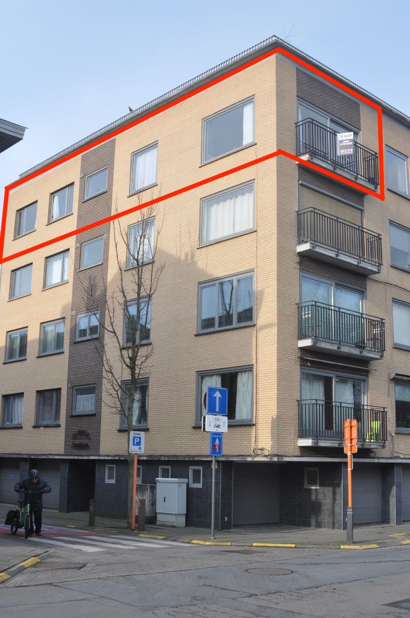 Te renoveren appartement in centrum Harelbeke met woonoppervlak van 134 m2 foto 2