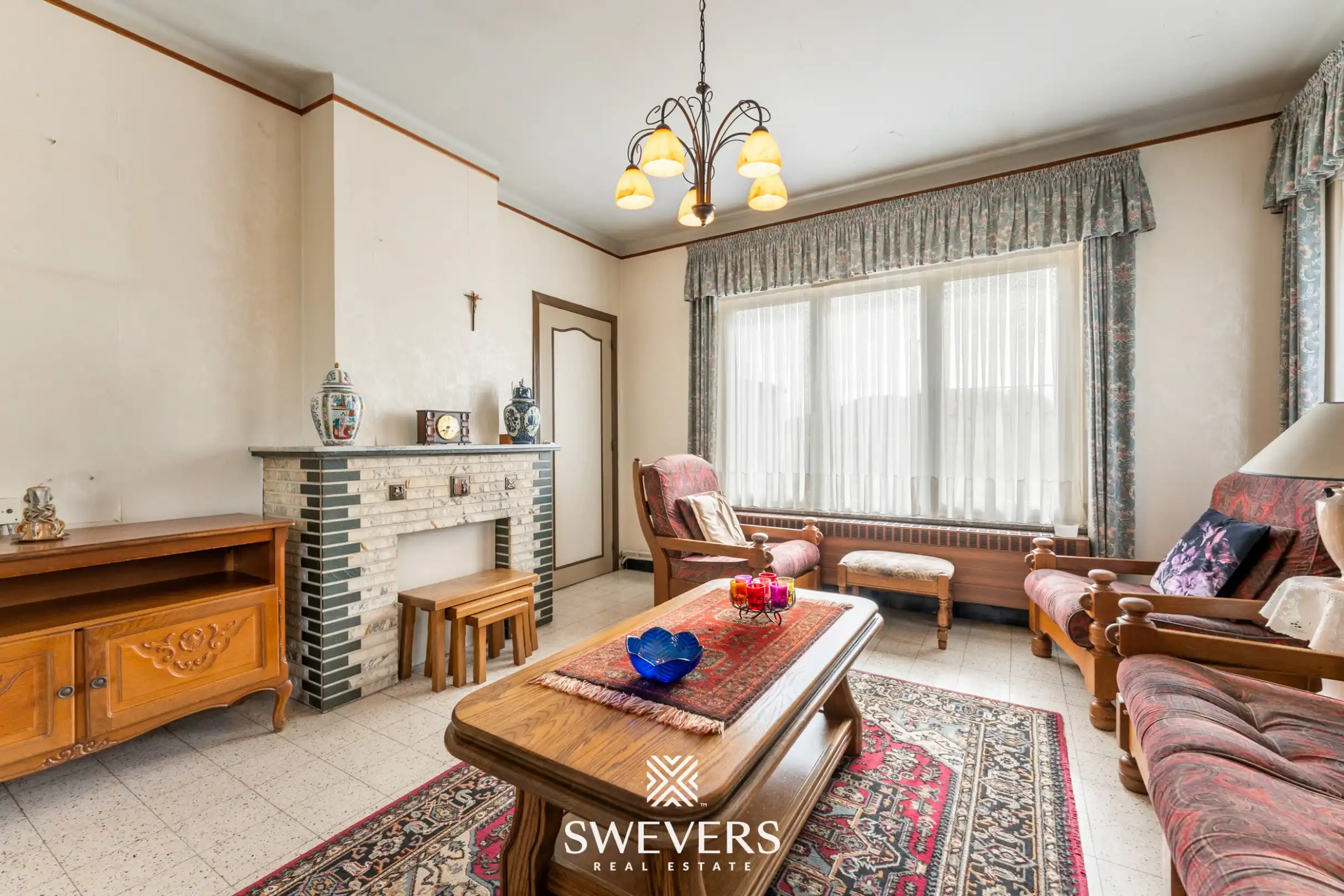 Ruime open bebouwing met 4 slaapkamers, grote garage en zonnig perceel van 15 are 28 ca foto 4