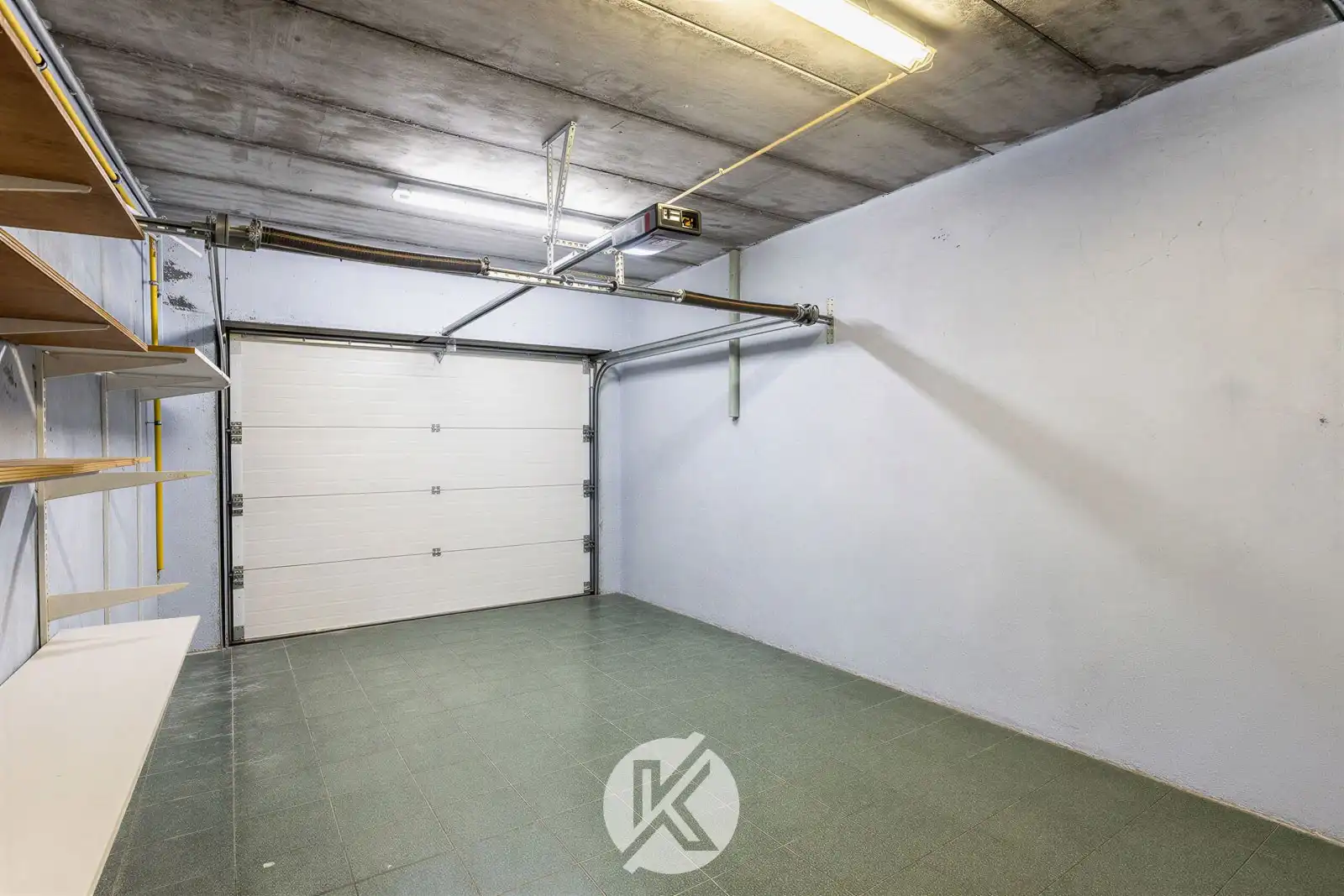 Veelzijdige eigendom met handelsruimte en bel-etagewoning foto 9