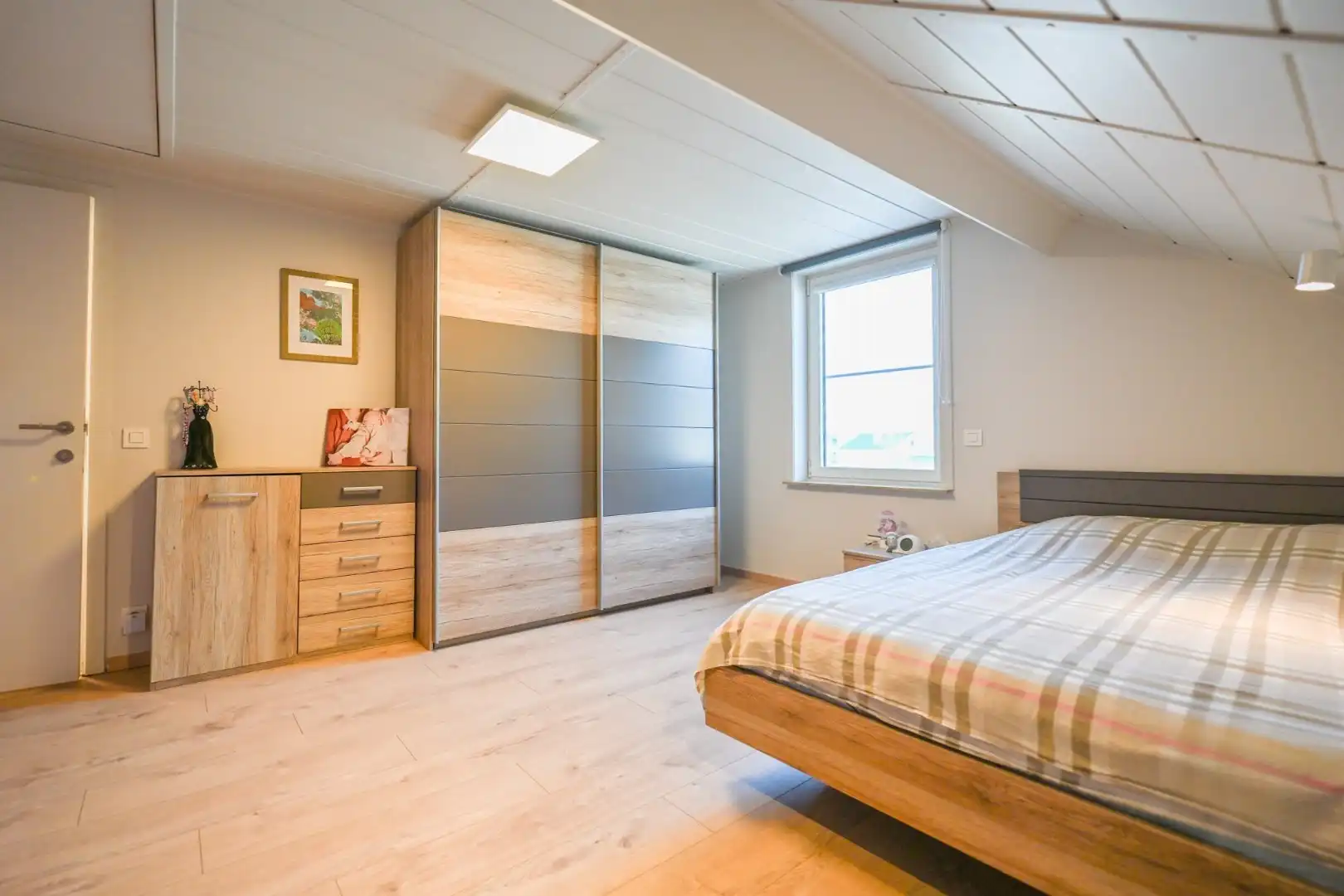 Perfect instapklare woning met 4 slaapkamers en kantoor/praktijkruimte met aparte ingang (21 m²) foto 20