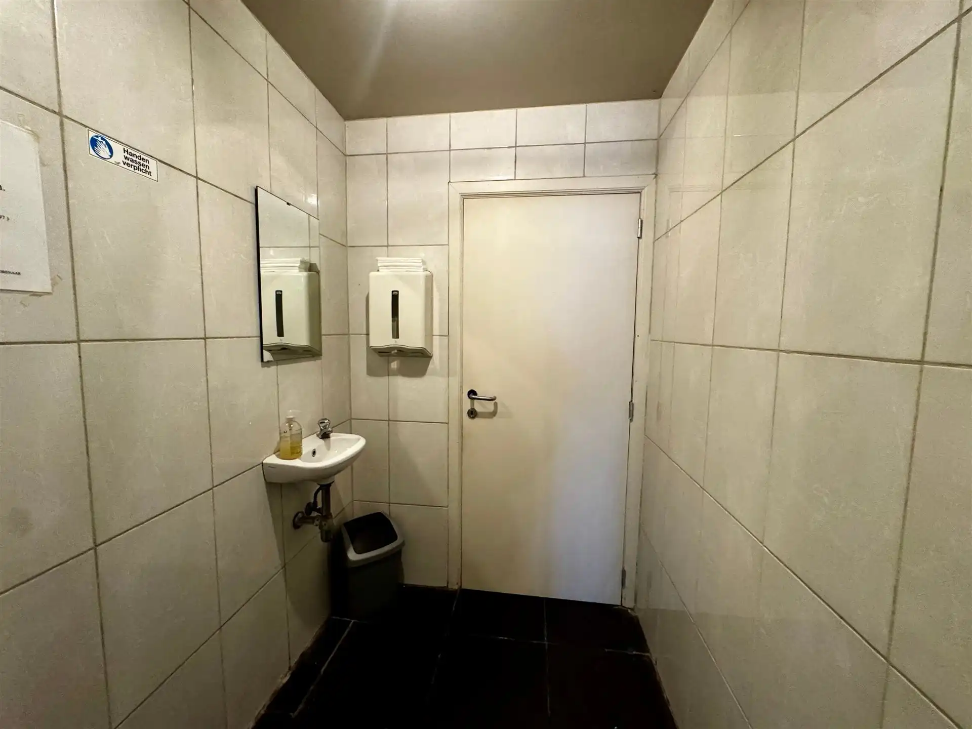 Opbrengsteigendom: handelspand met 2 appartementen  foto 10