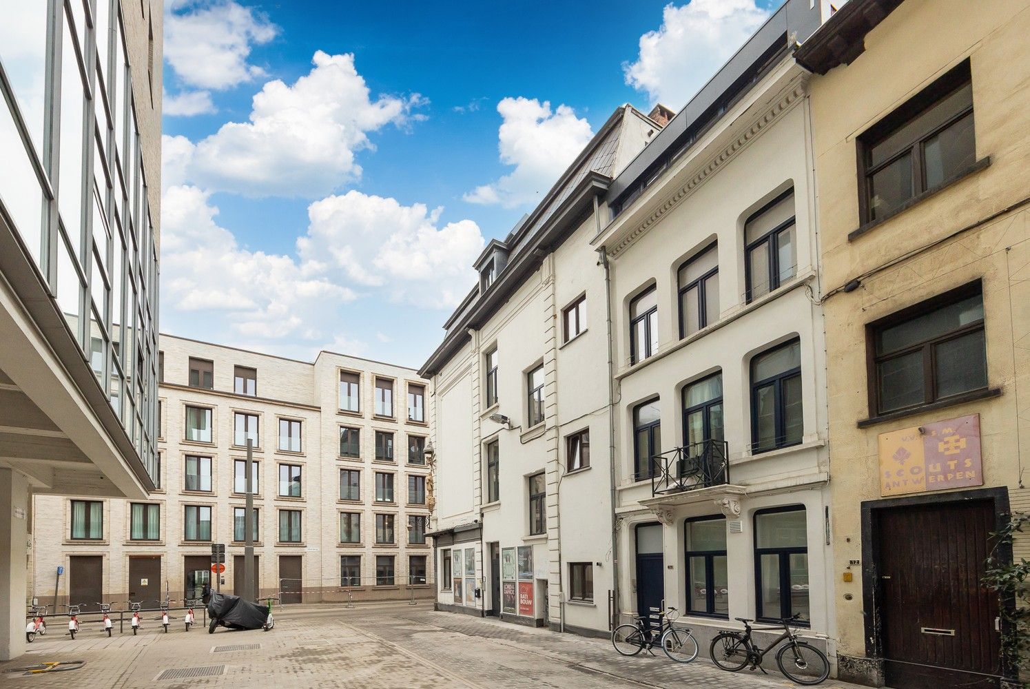 Vergund studentengebouw op een uitstekende AAA locatie, tegenover de AP Hogeschool foto 5