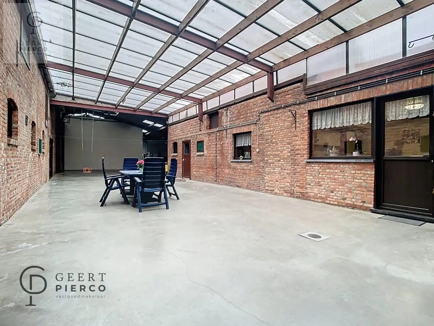 Karaktervolle hoeve met loods op een perceel van 16a76ca. foto 25