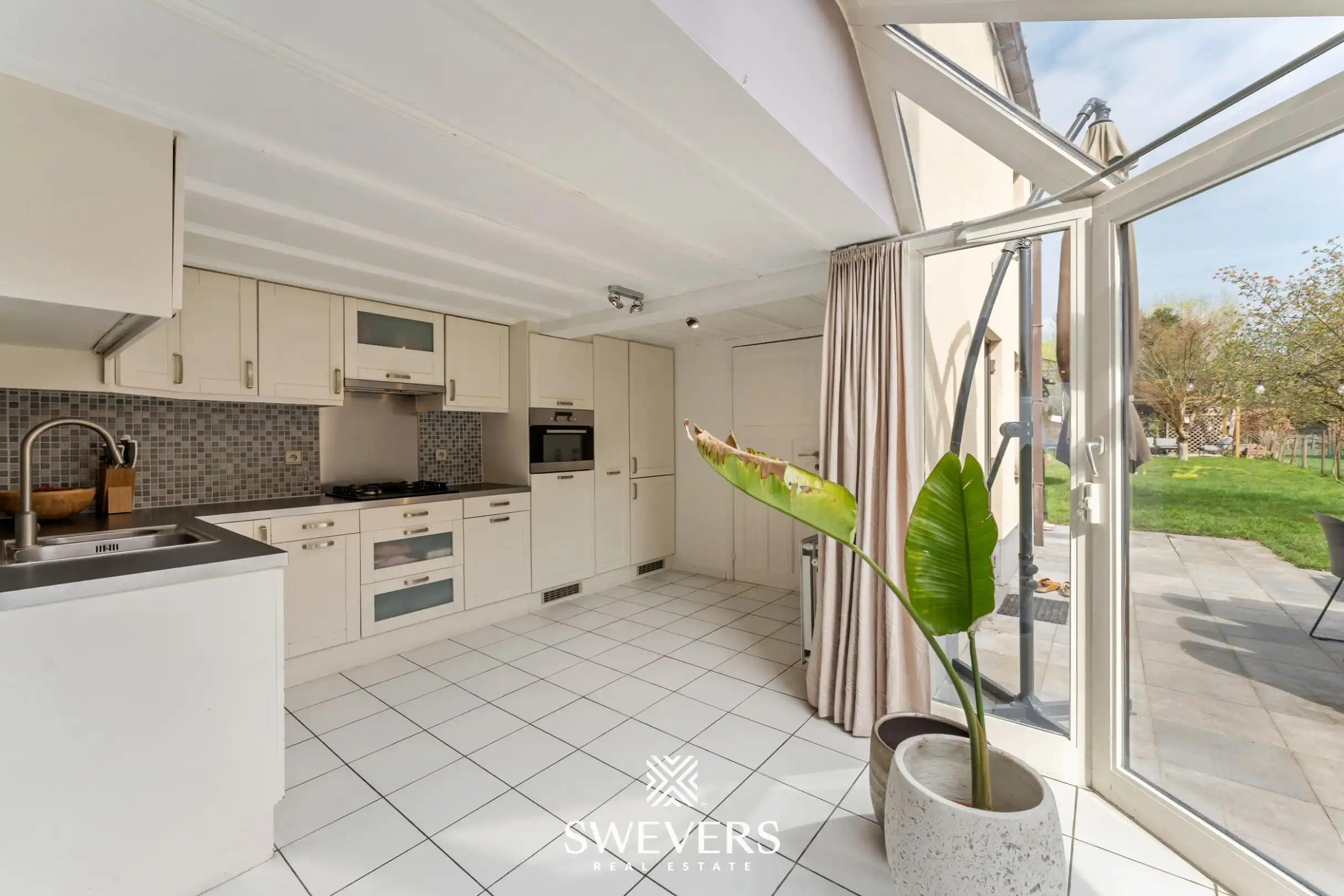 Jouw nieuwe thuis in Kuringen: lichtrijke HOB met 3 slaapkamers op groen perceel van 6a10 foto 9