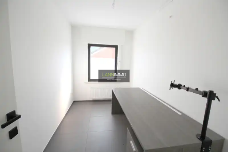 Gerenoveerde woonst met 2 slaapkamers en tuin foto 14