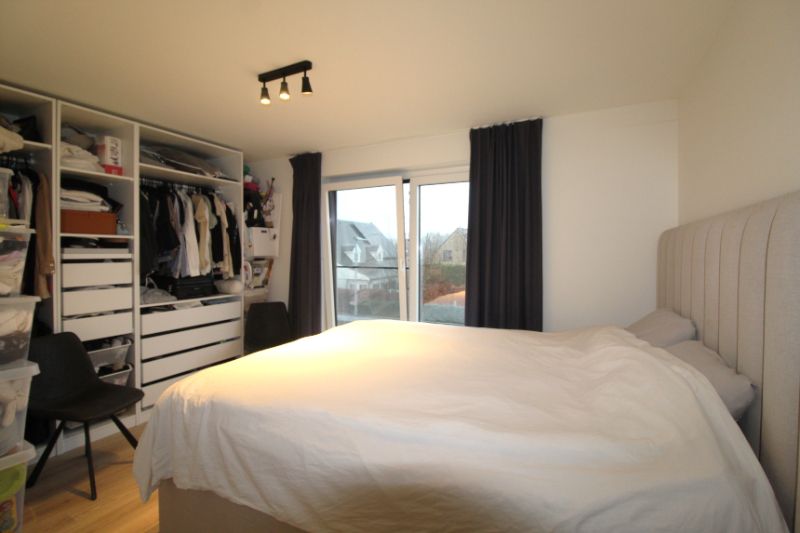 Moderne halfopen nieuwbouwwoning met twee slaapkamers foto 10