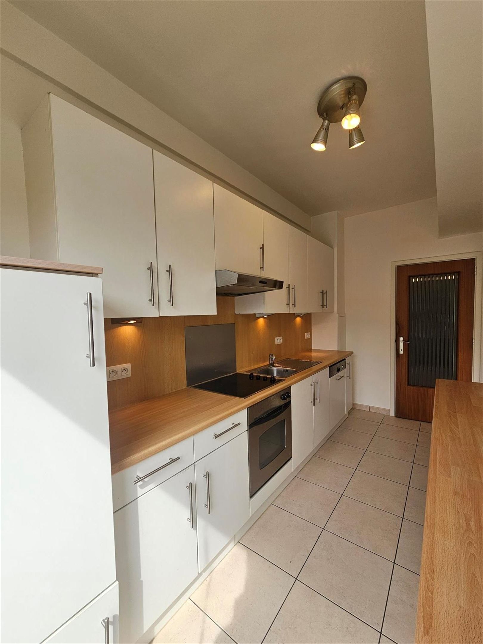 Gelijkvloersappartement met grote tuin op Linkeroever foto 4