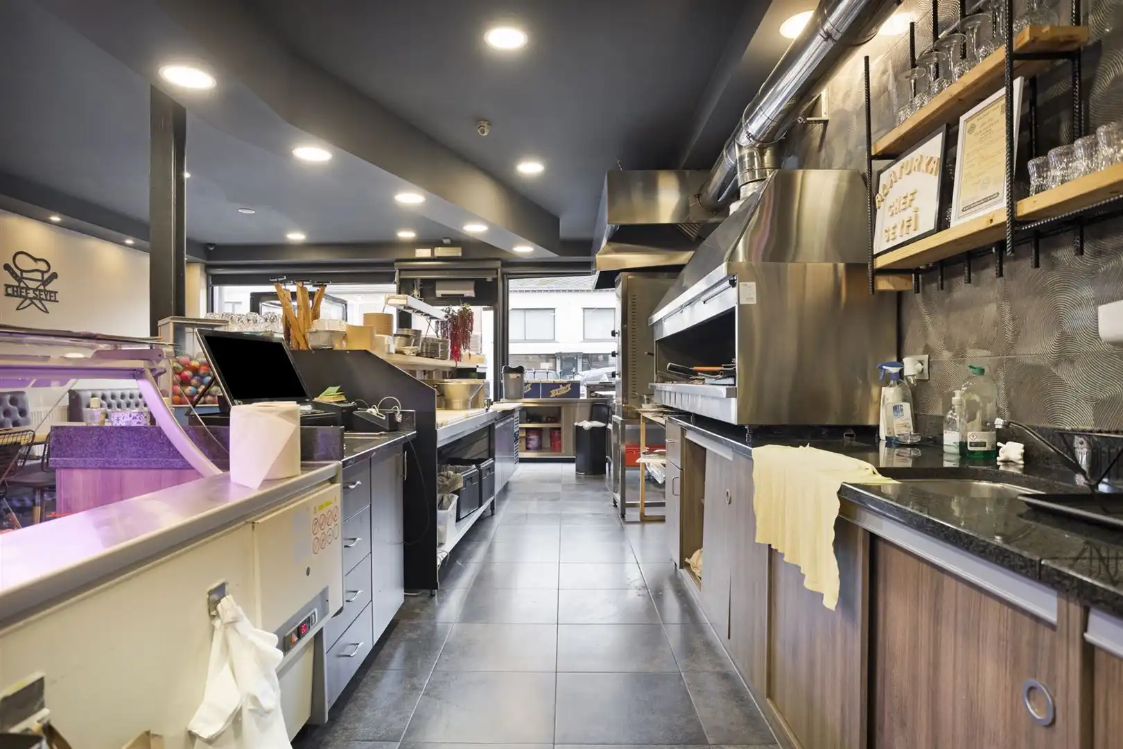 TE KOOP: Opbrengsteigendom in het centrum van Heusden-Zolder! foto 6