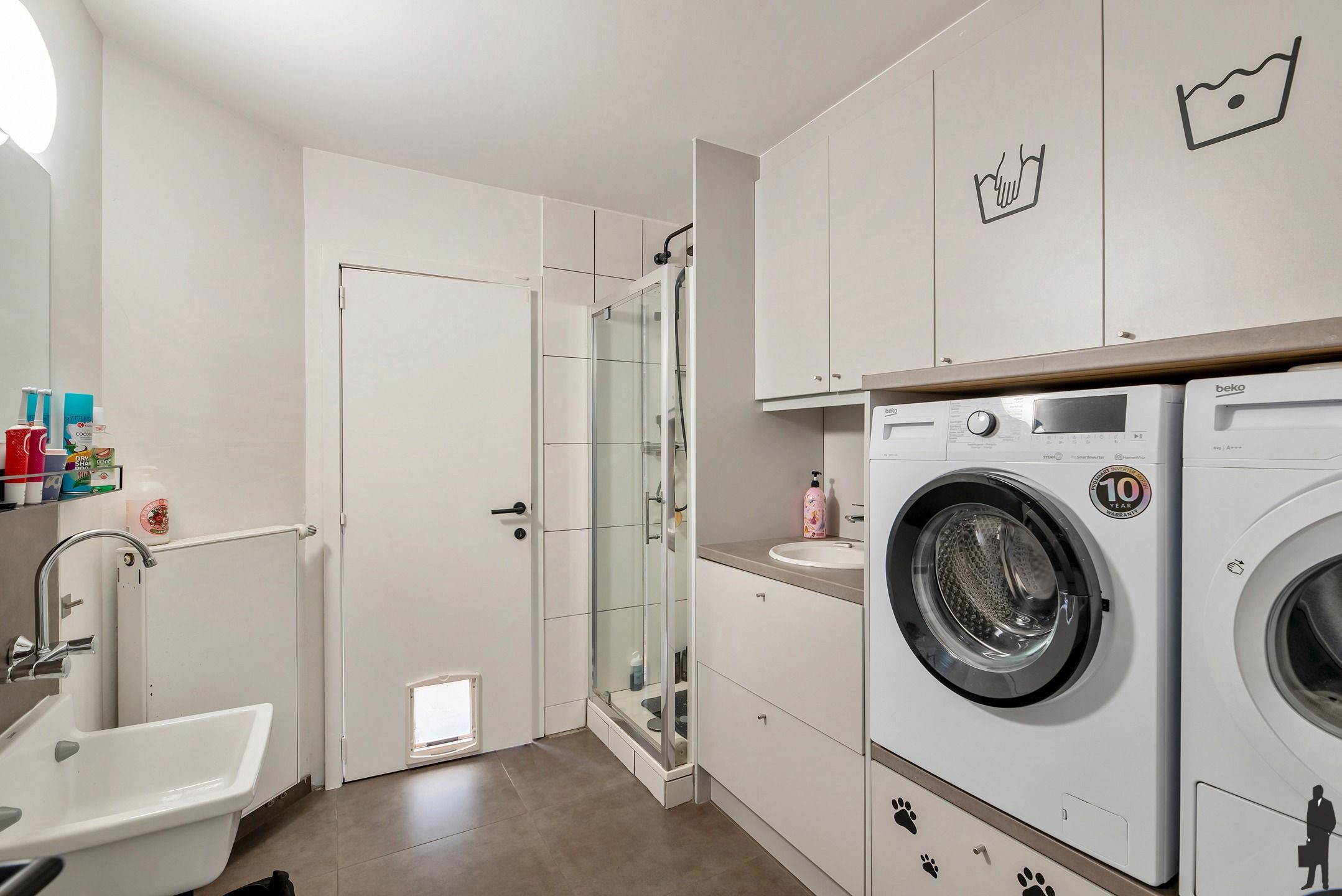 Knap gerenoveerde gezinswoning met 4 slaapkamers en praktijkruimte/kantoor. foto 19