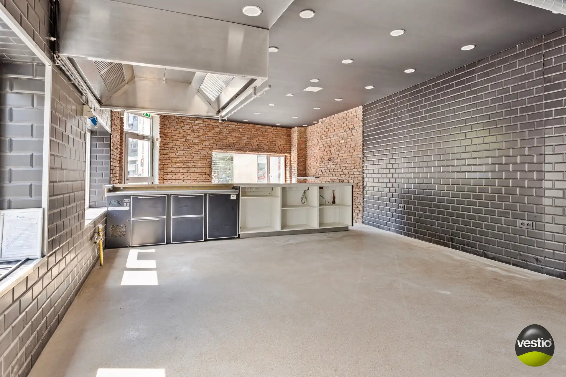 Gelijkvloerse handelsruimte van 75m² op de kleine ring in centrum Hasselt foto 4