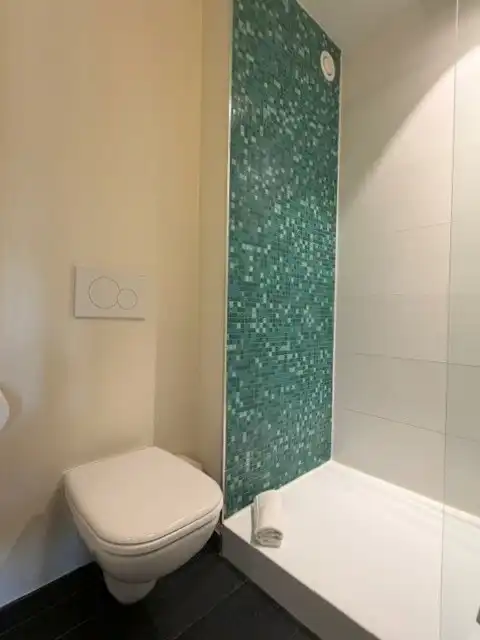 Hotelkamer in Ibis Styles Kortrijk Expo. Opbrengsteigendom zonder zorgen met mooi rendement! foto 4
