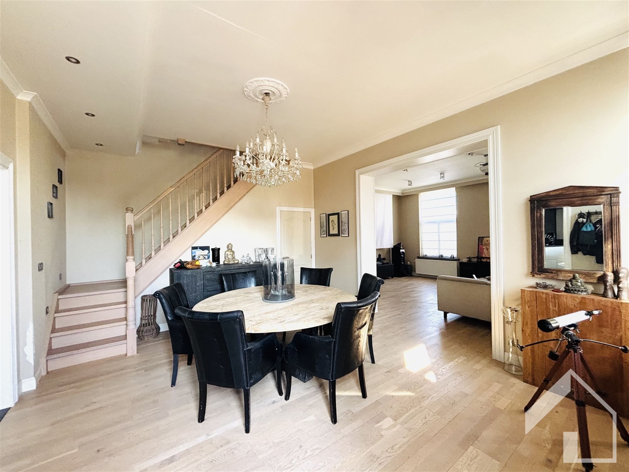 Gedeeltelijk gerenoveerde woning in het centrum van Nijlen foto 3