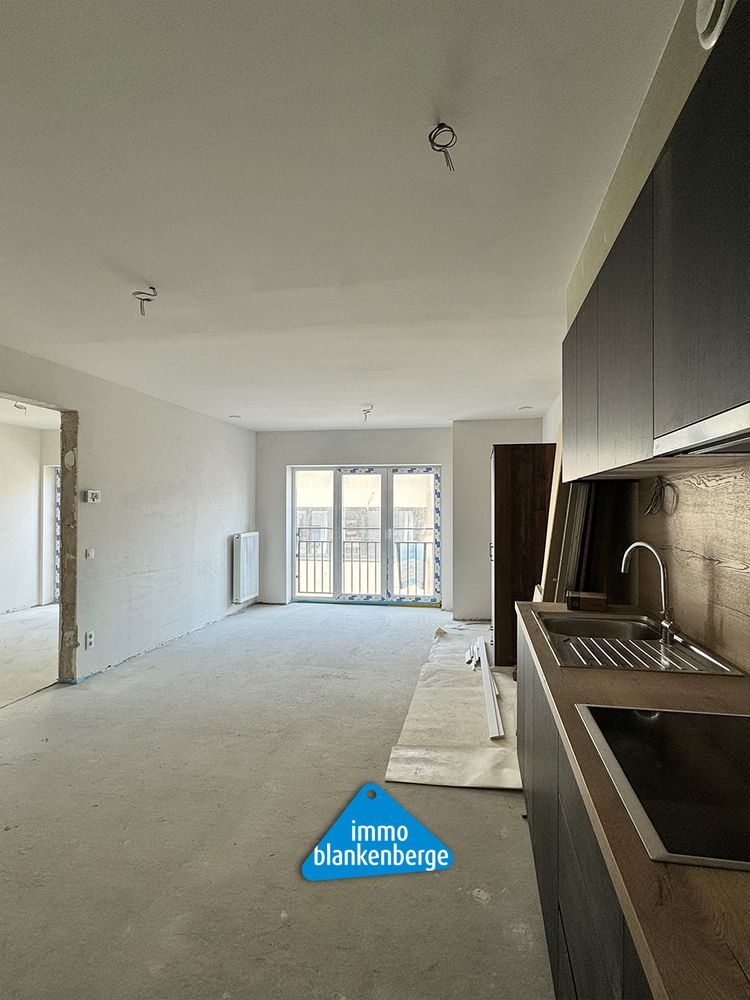 Casco Nieuwbouwappartement met Geïnstalleerde Keuken en Twee Slaapkamers op de Derde Verdieping foto 3