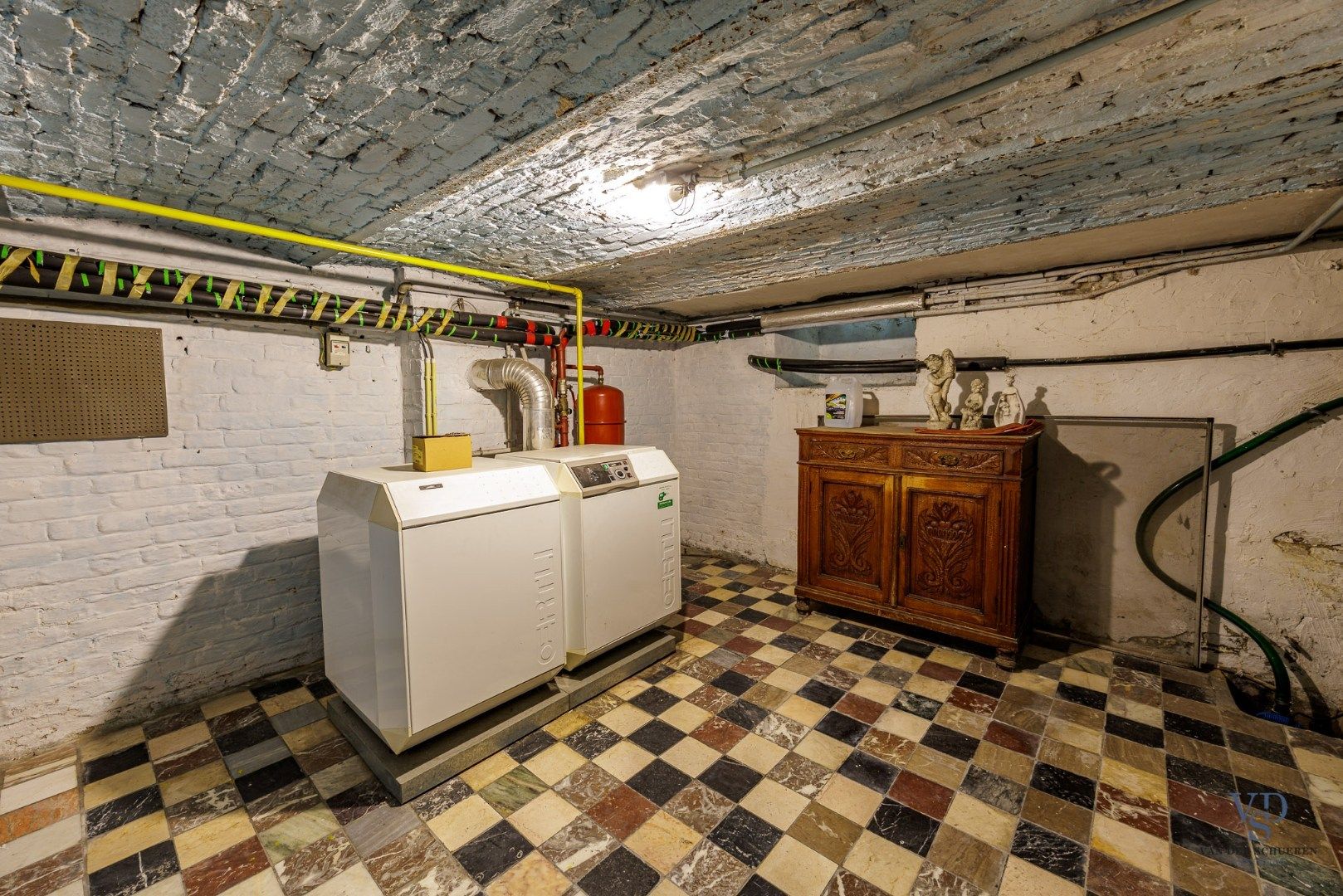 Verhuurde woning nabij station.  foto 16