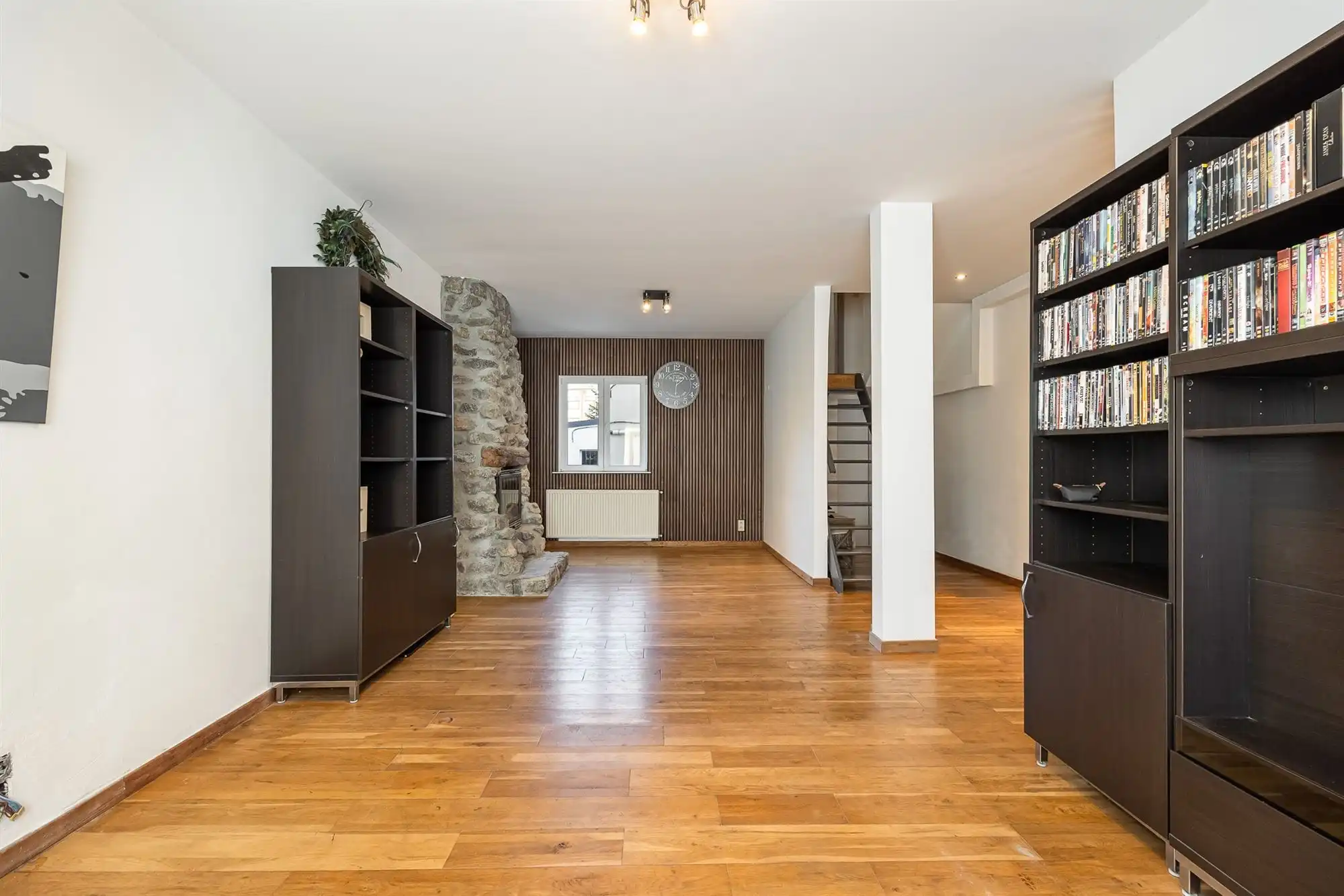 Woning met garage, magazijn, tuin + duplexapp. foto 4