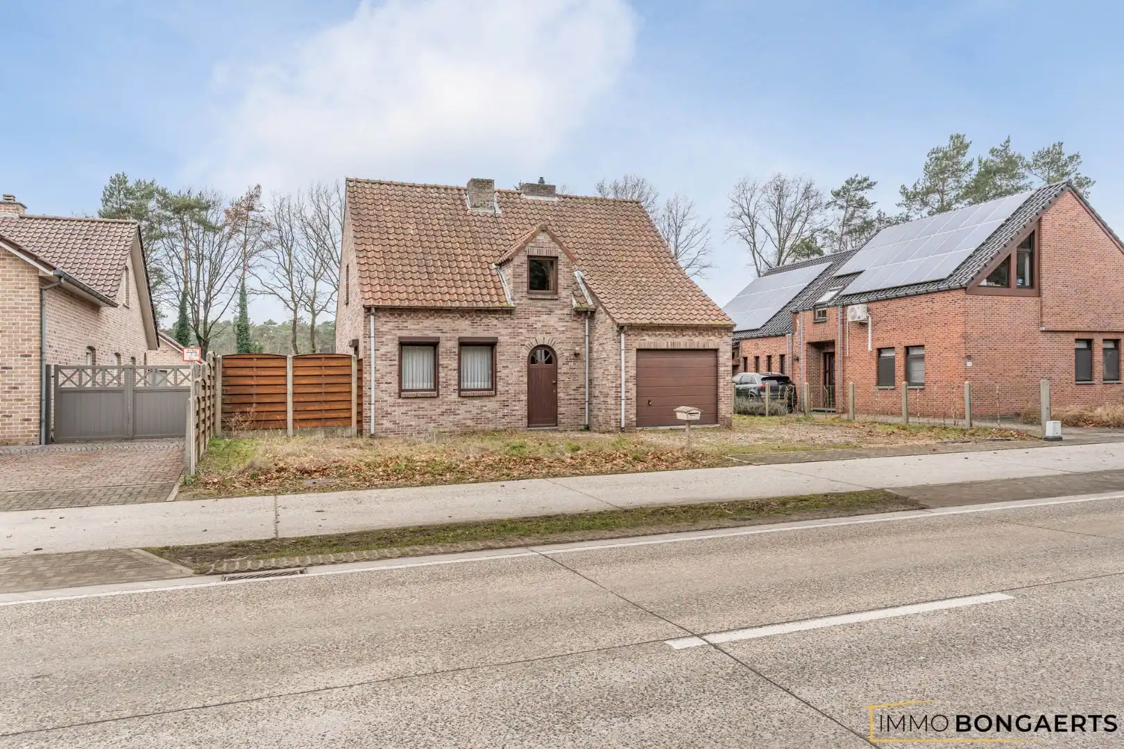 Woning met inpandige garage foto {{pictureIndex}}