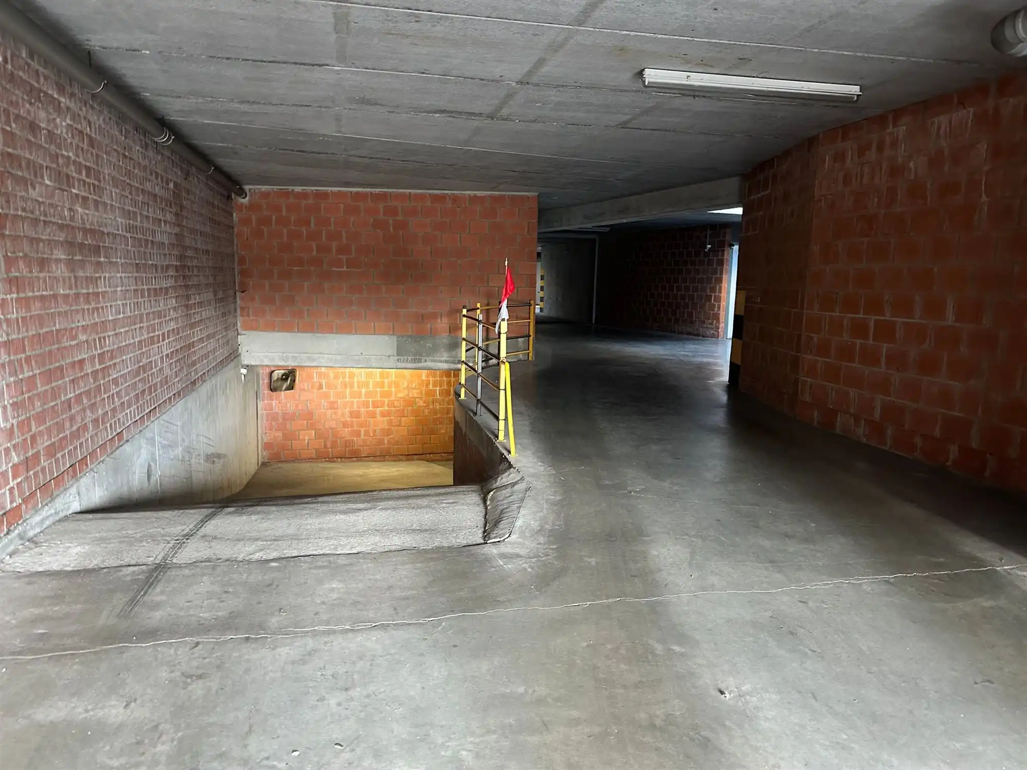 Grote (dubbele) garage in centrum! foto 9