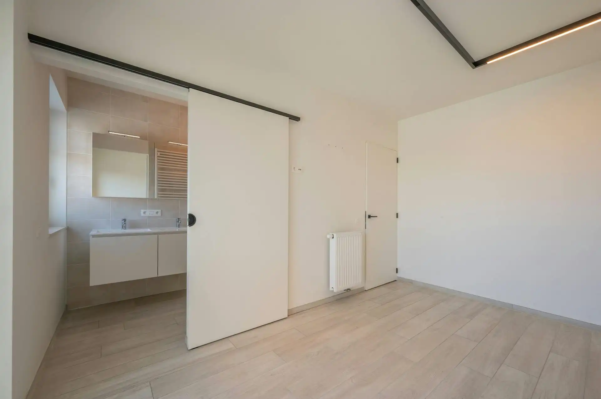 Ruim appartement met terras en zicht op jachthaven te koop foto 14