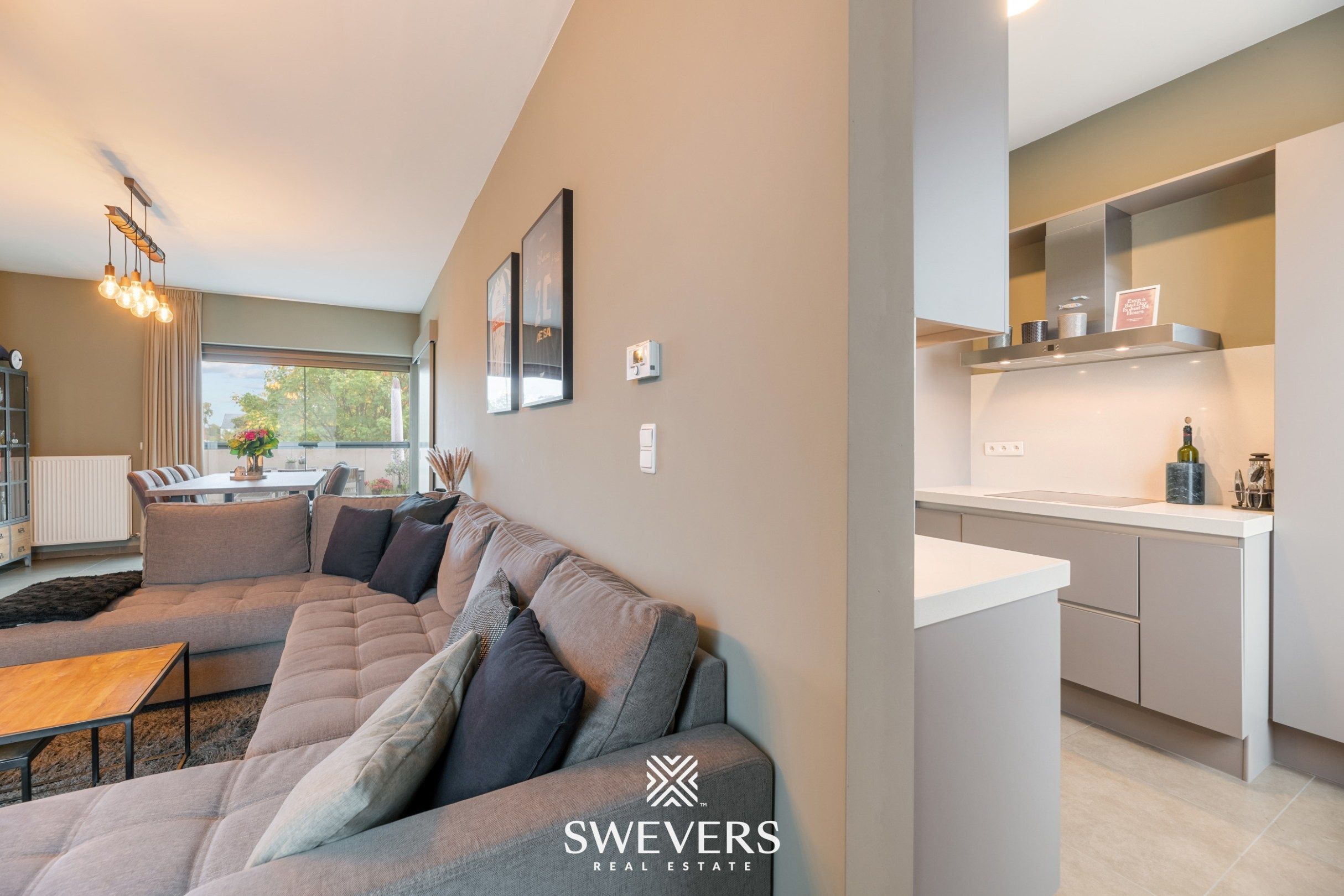 Instapklaar duplexappartement met 3 slaapkamers en ruim terras foto 11