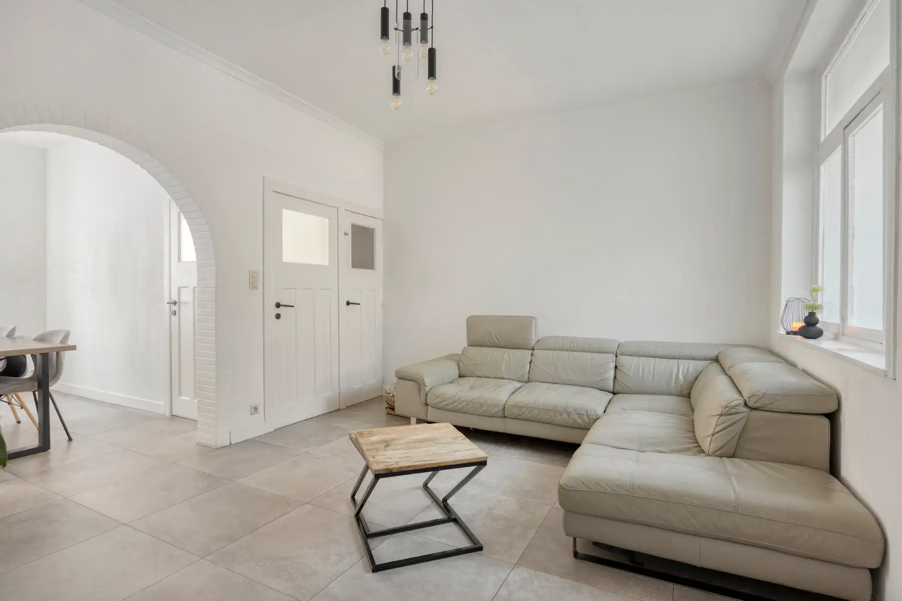 Instapklare woning nabij het centrum van Ninove foto 2