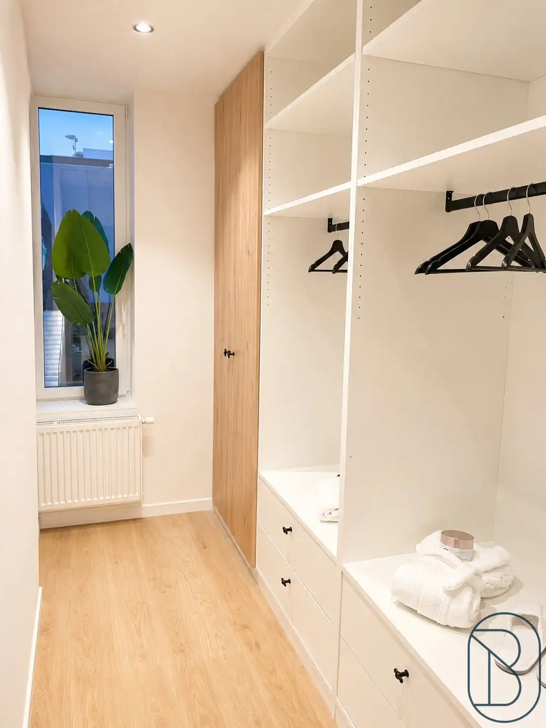 Volledig gerenoveerde woning met 3slpk, tuin en uitweg! foto 14