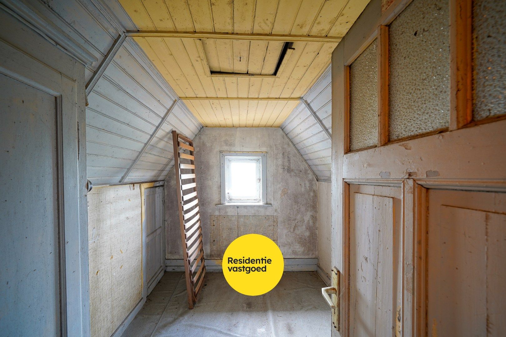 Ruime woning met dubbele garage en 6 slaapkamers in Bredene – ideaal renovatieproject foto 18