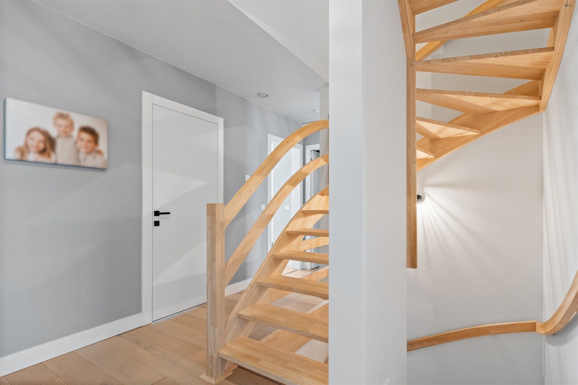 Top afgewerkte woning met 5 slaapkamers en 2 badkamers foto 25