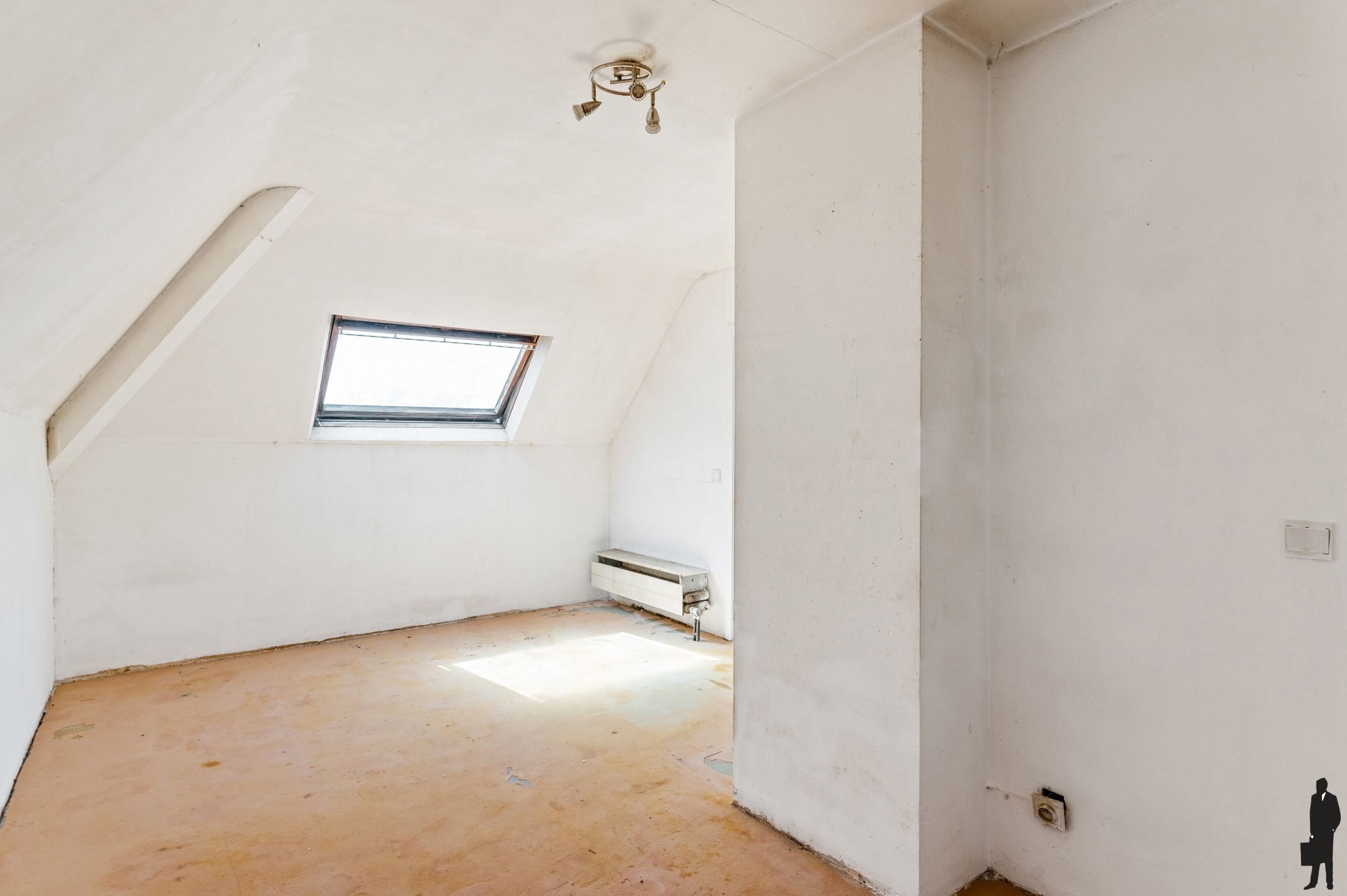 Welgelegen woning met zeer veel potentieel en groen zicht foto 17