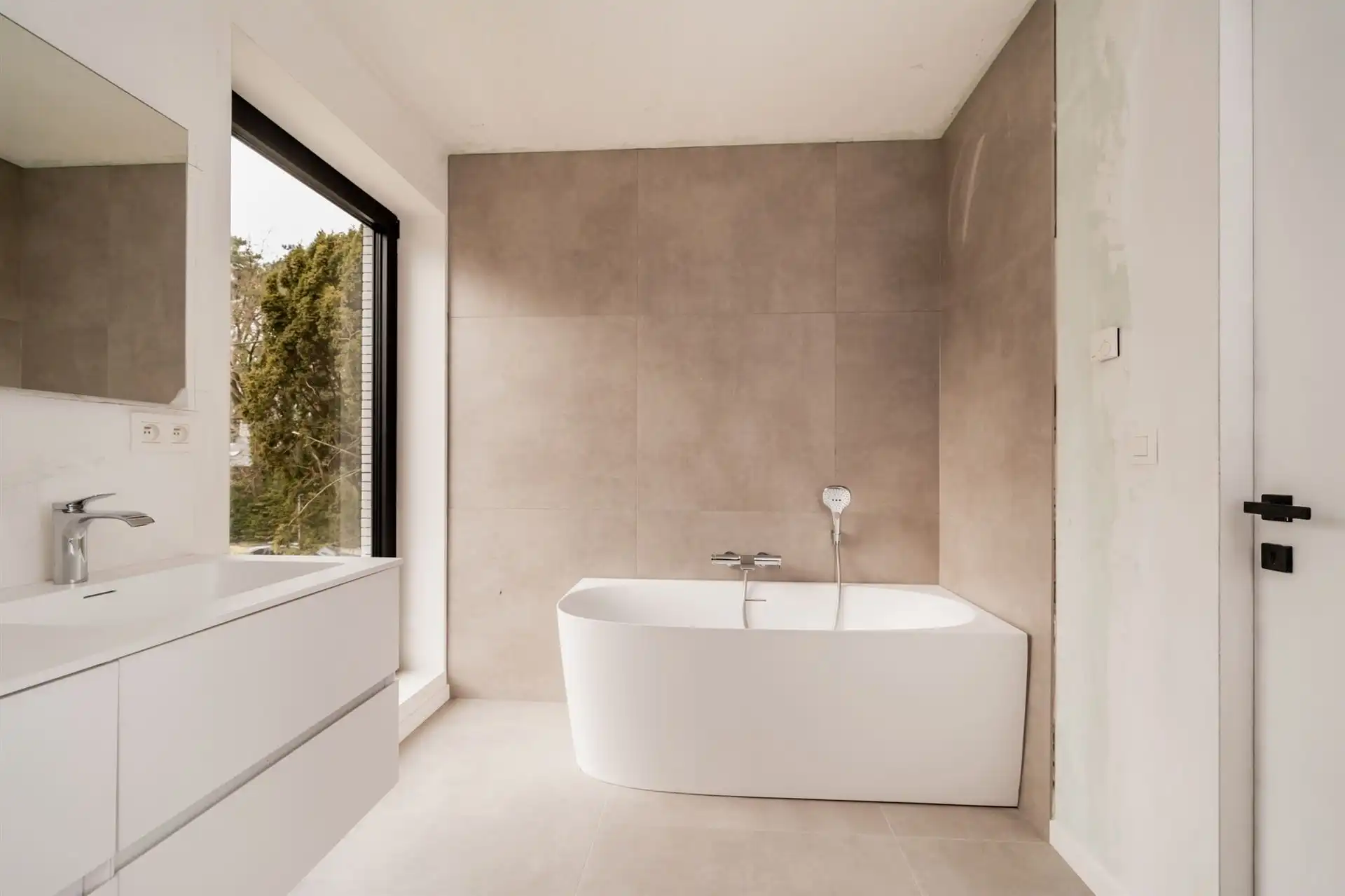 Luxe nieuwbouwvilla, innovatief design - enkel registratie foto 3