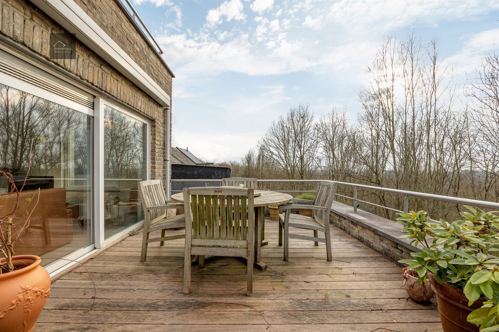 Ruim appartement met groot terras en prachtig groen uitzicht foto 6
