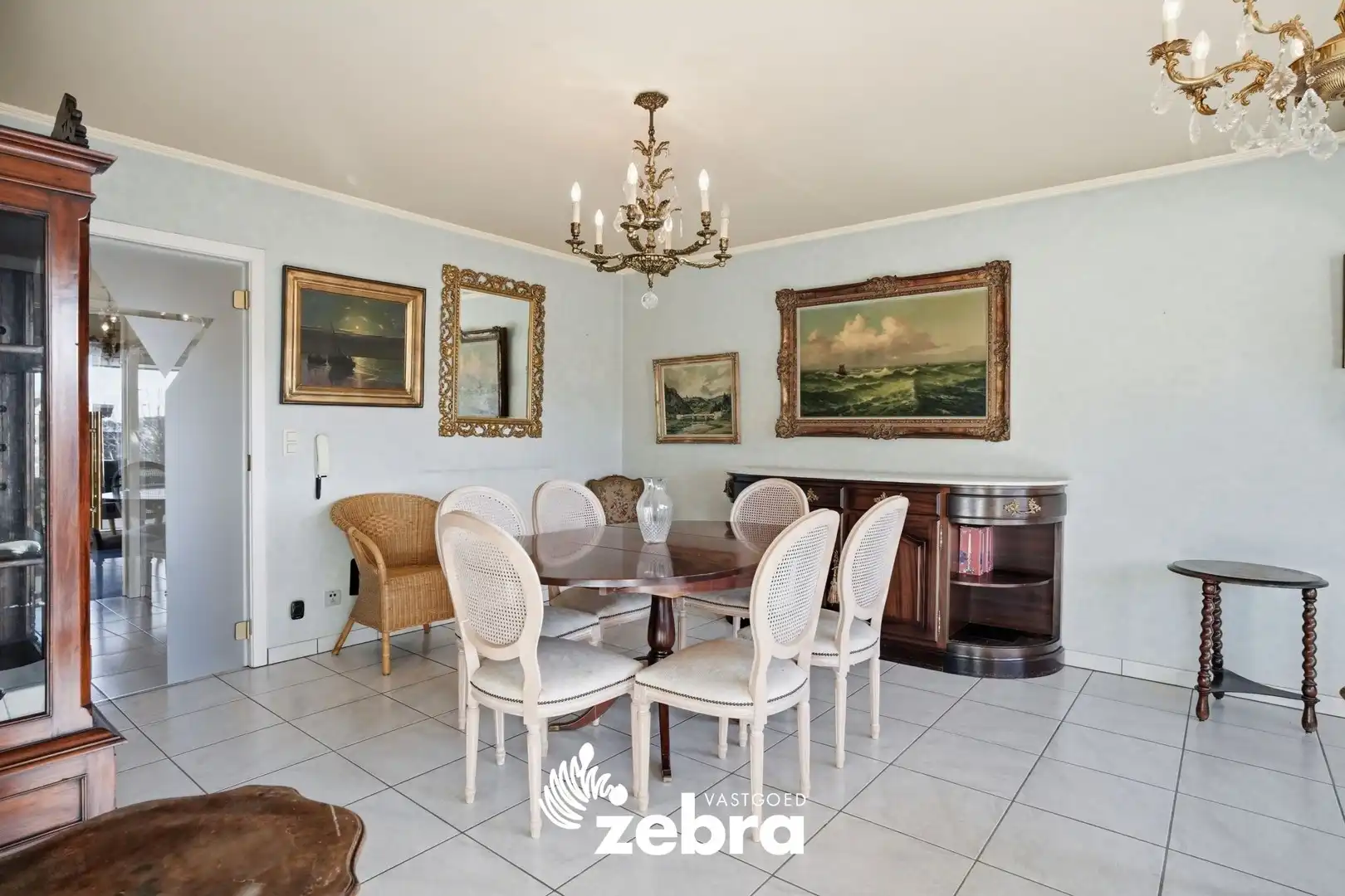 Op te frissen twee­slaapkamerappartement met terras in Lauwe foto 7