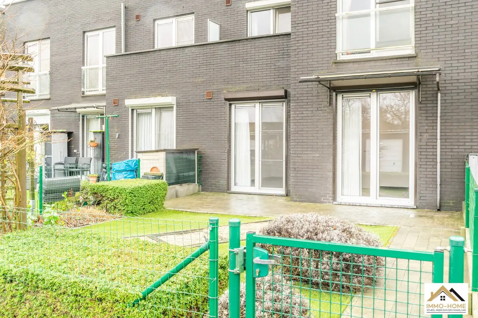 Instapklaar appartement met garage!  foto 2