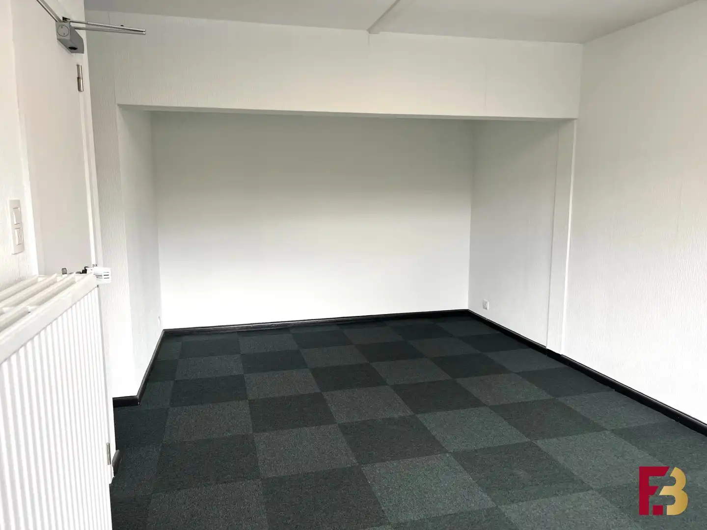 Kantoorruimte met woongedeelte nabij E40/E17/R4 foto 4