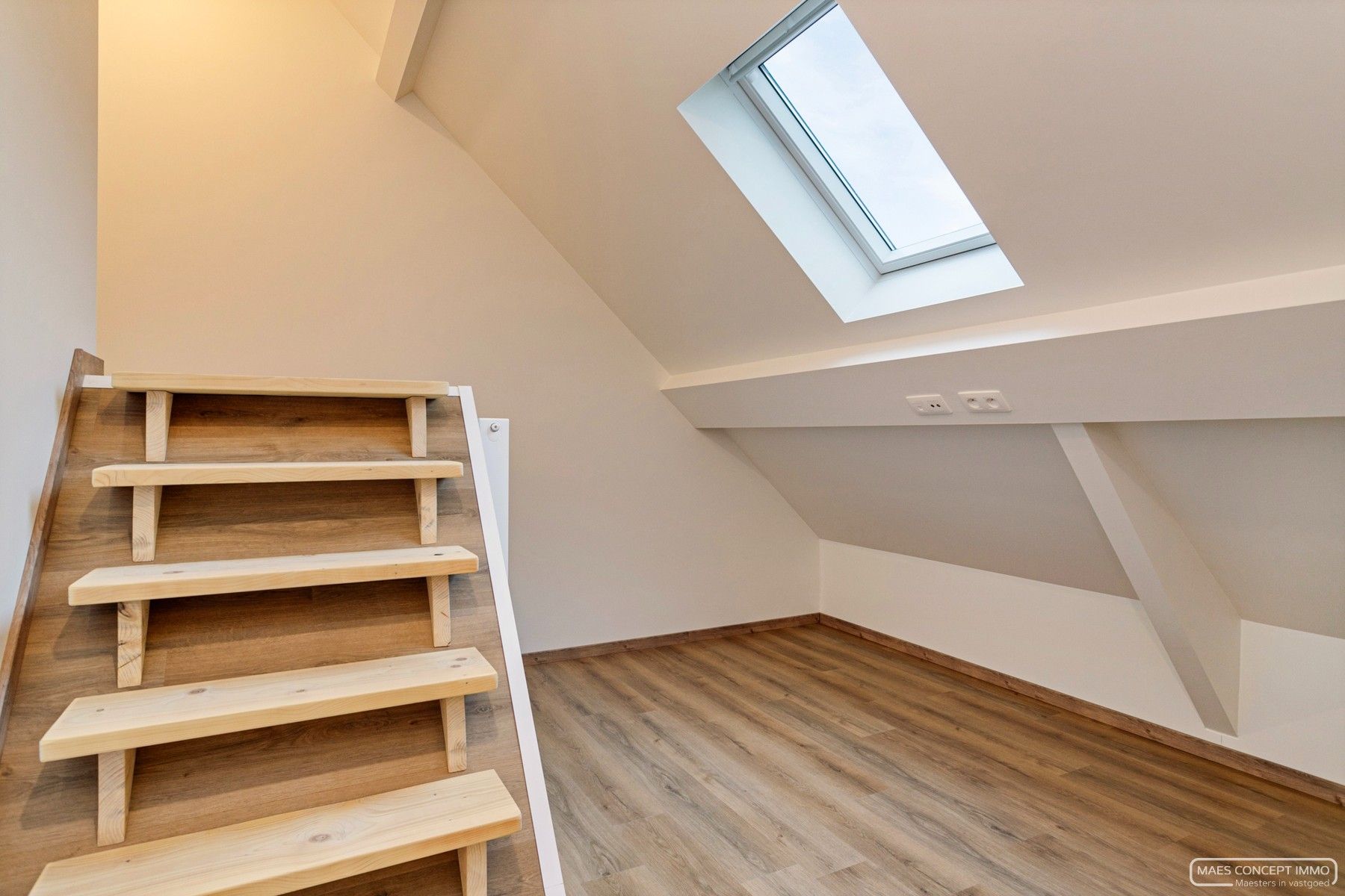 instapklare volledige gerenoveerde woning centrum Roeselare te koop foto 15