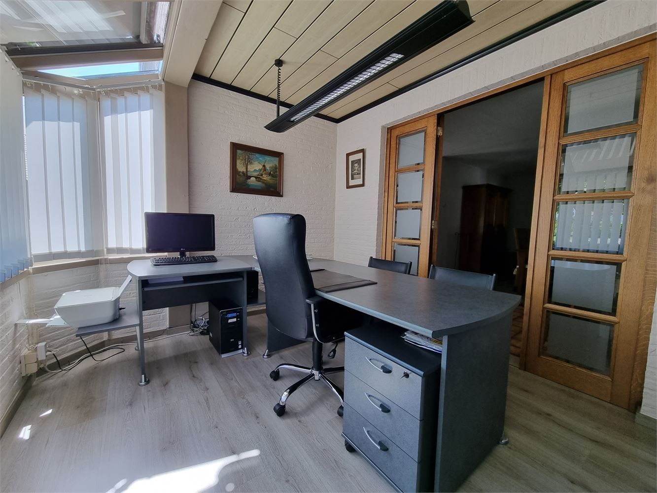 Ruime, residentieel gelegen woning met werkplaats op 15a foto 10