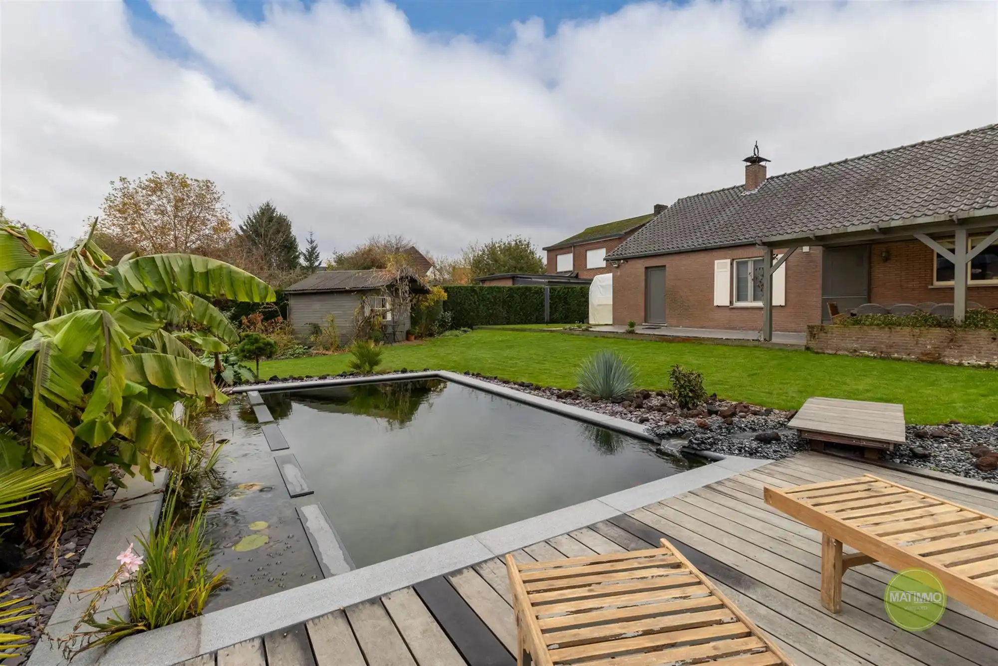 Landelijke woning met 3 slaapkamers en prachtige tuin  foto {{pictureIndex}}