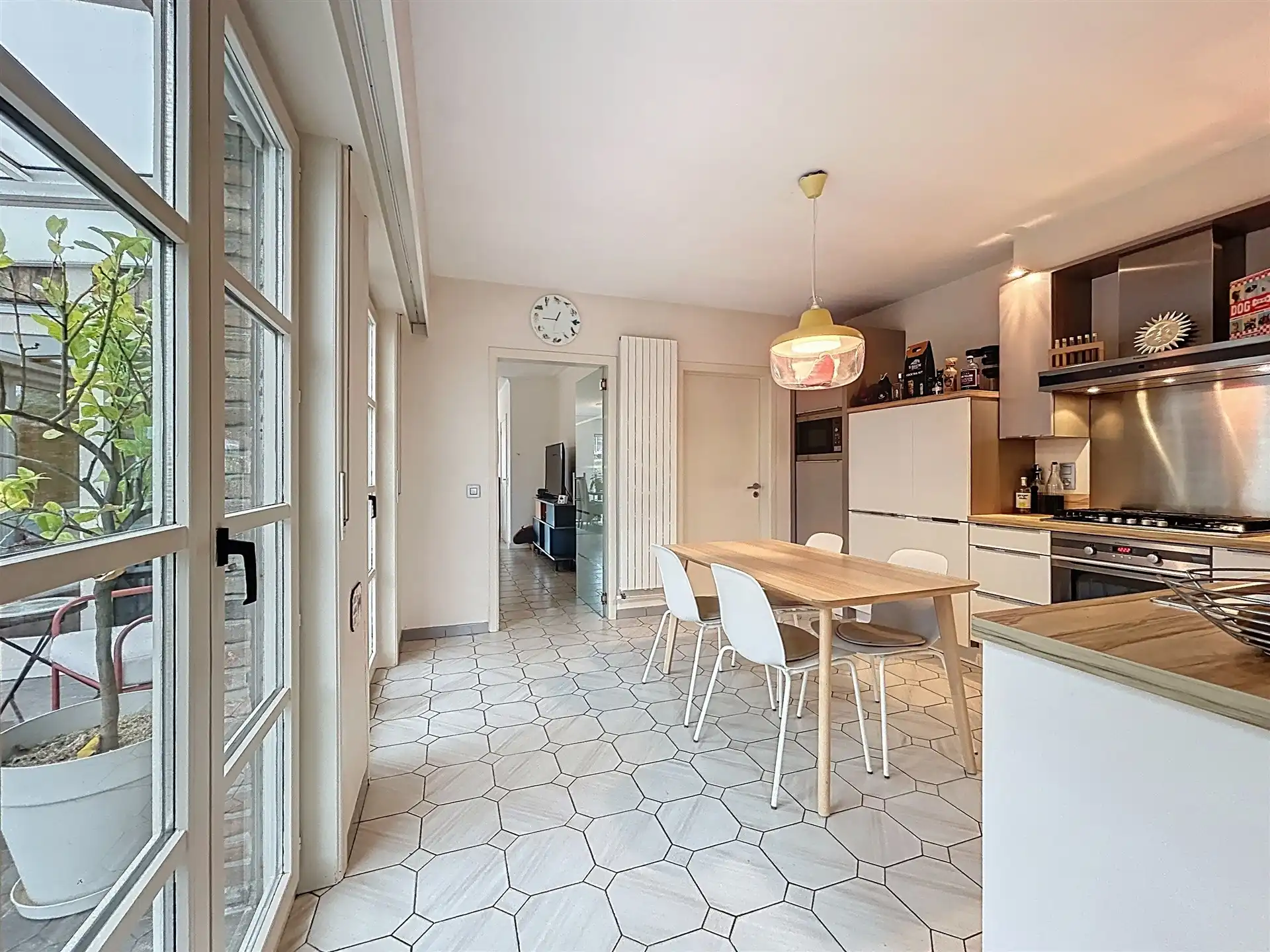 Half open bebouwing met 3 slaapkamers en garage  op perceel van 563m² in doodlopende straat  foto 5