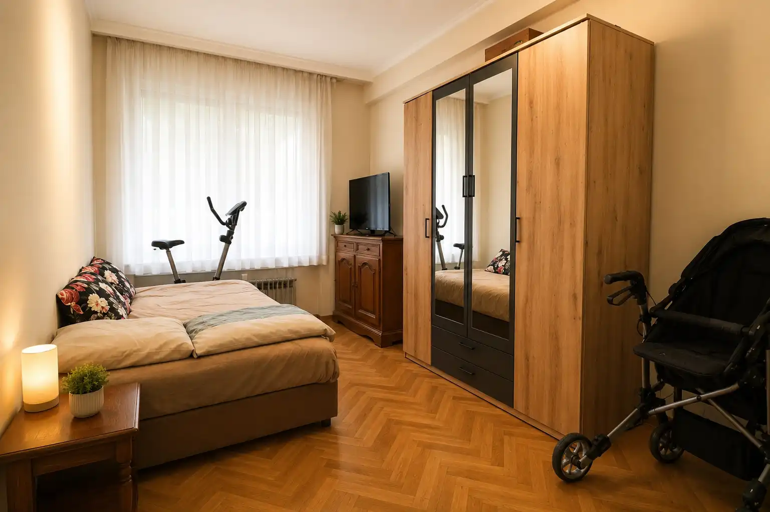 Ruim appartement (95 m²) met 2 zeer grote slaapkamers en zicht op zee en Pier. foto 4