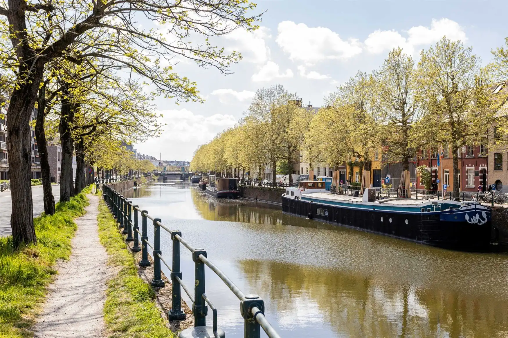 Stijlvol gerenoveerd appartement met 2 terrassen en uniek uitzicht. foto 21
