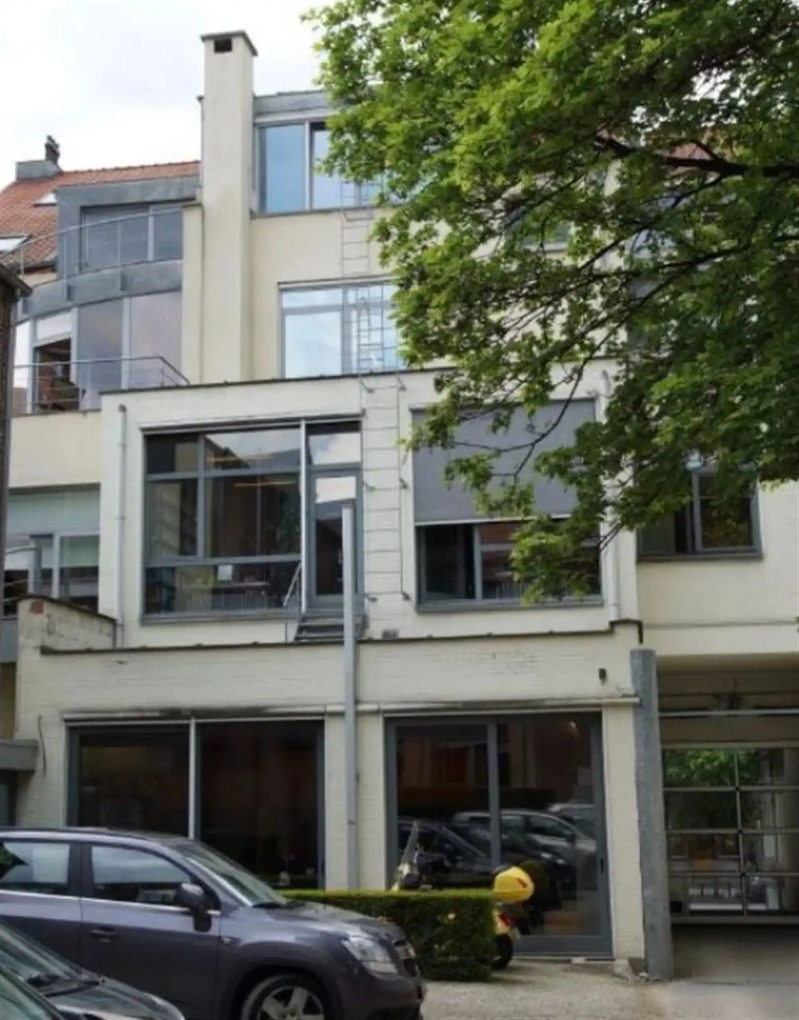 Commercieel gelegen kantoor- of investeringspand in de Europese wijk foto 8