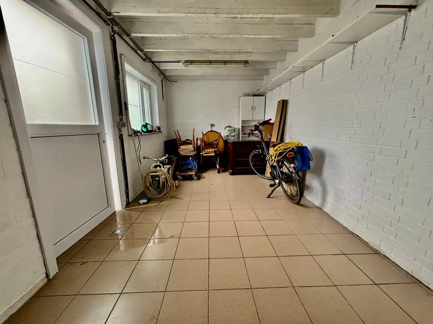 Instapklare halfopen bebouwing met veel ruimte, garage en zonnige tuin foto 8