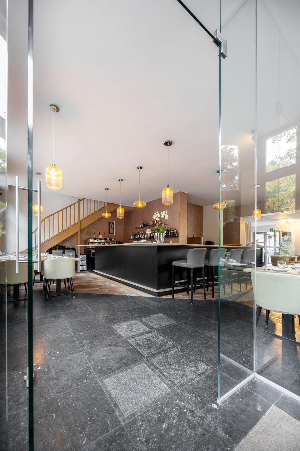 Handelspand met appartement te koop op toplocatie in Kapellen. foto 15